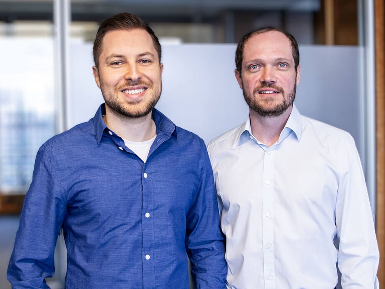 fortiss Wissenschaftler Sebastian Bergemann und Andreas Bayha haben das Projekt BaSys4 Transfer nach dreijähriger Arbeit erfolgreich abgeschlossen.